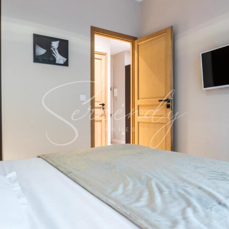 Downtown Cannes Apartment with Garden - Apartamento de 2 dormitorios - 42