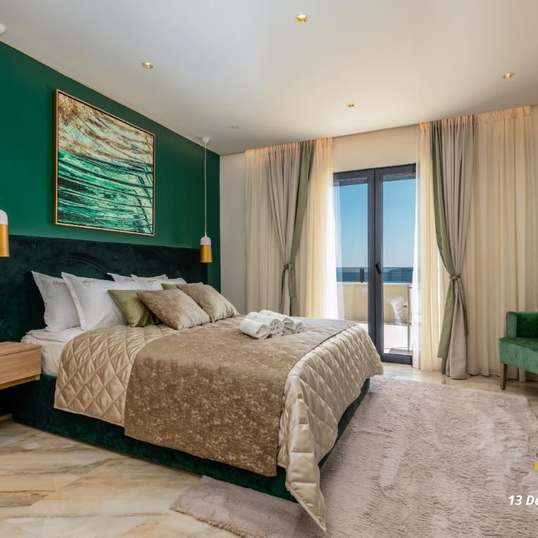 Hotel Vila Hedonija - Deluxe Double Room with Sea View - 1