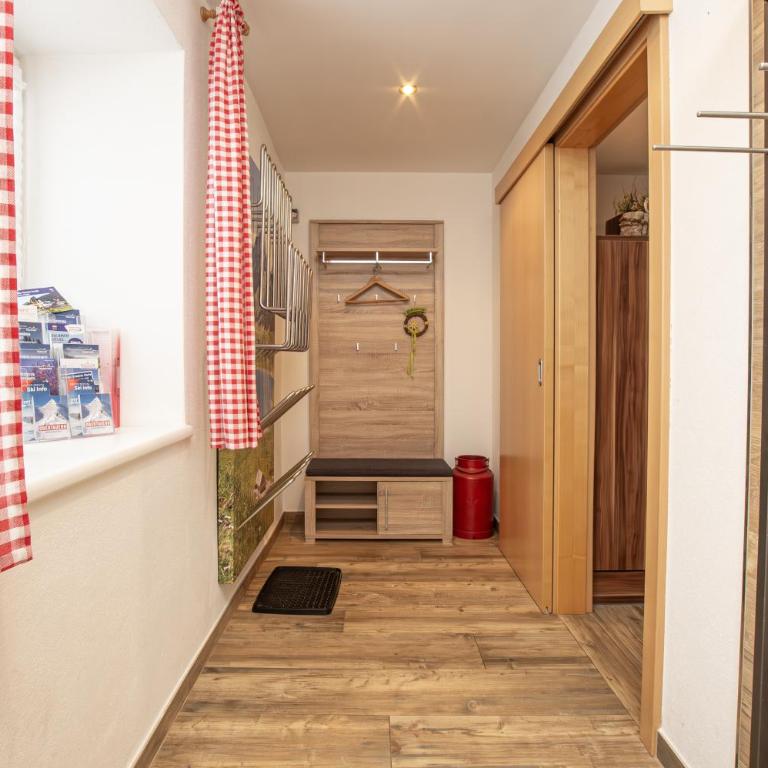 Ferienwohnung Nagelschmied - Apartment mit 3 Schlafzimmern und Terrasse - 36