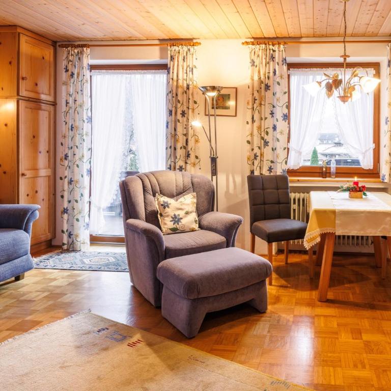 Ferienwohnungen Helga Mayer inkl. Chiemgaukarte - Apartment mit Dusche - 2