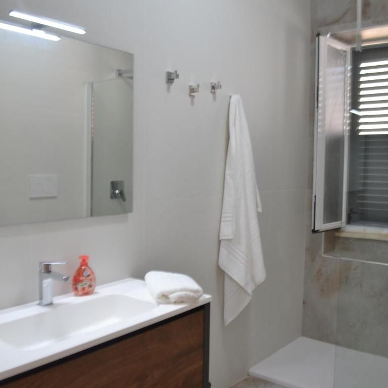 L' Isola di Bacco - Three-Bedroom House - 29