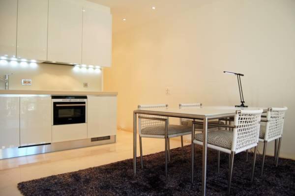 Giardino Violetta - Appartamento Suite Luxury con Vista Lago e Giardino con Palme - 9