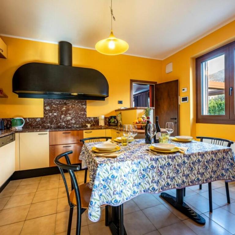 VILLA IRIS Three Bedroom Private Garden Bike&Boat&Scooter Lake Como - Villa con 3 Camere da Letto - 37
