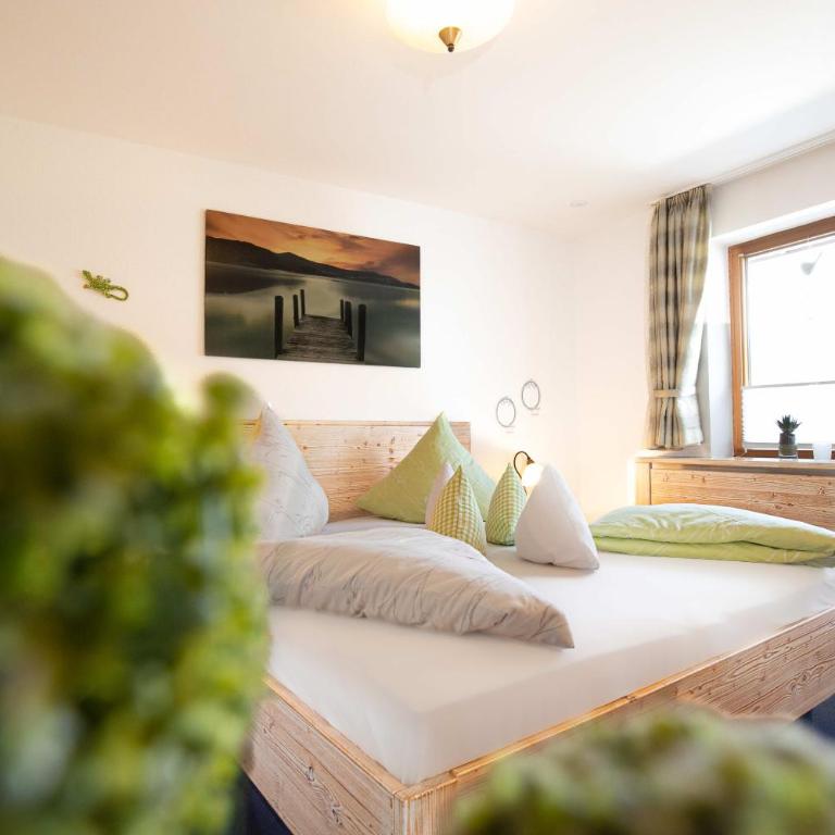 Hotel Amadeus - inclusive Skipass und vieles mehr - Standard Doppelzimmer mit Balkon - 1