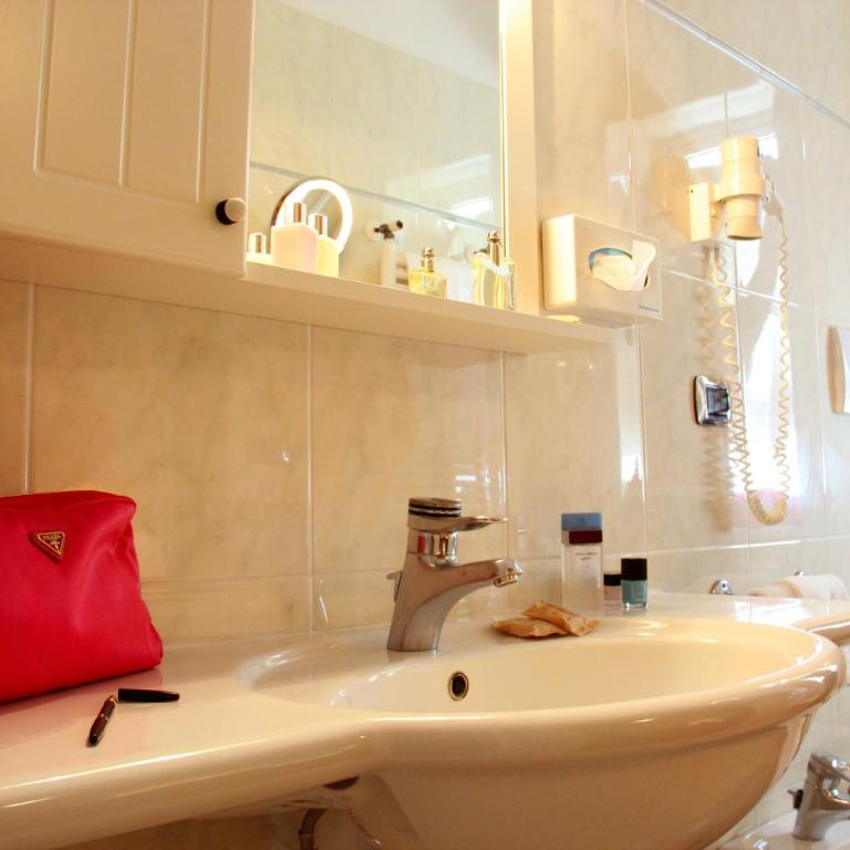 Termini Beach Hotel & Suites - Camera Tripla Comfort - 2