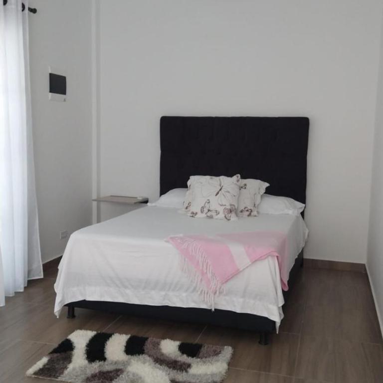 Habitaciones y aptos Isabella - Habitación Cuádruple con balcón - 4