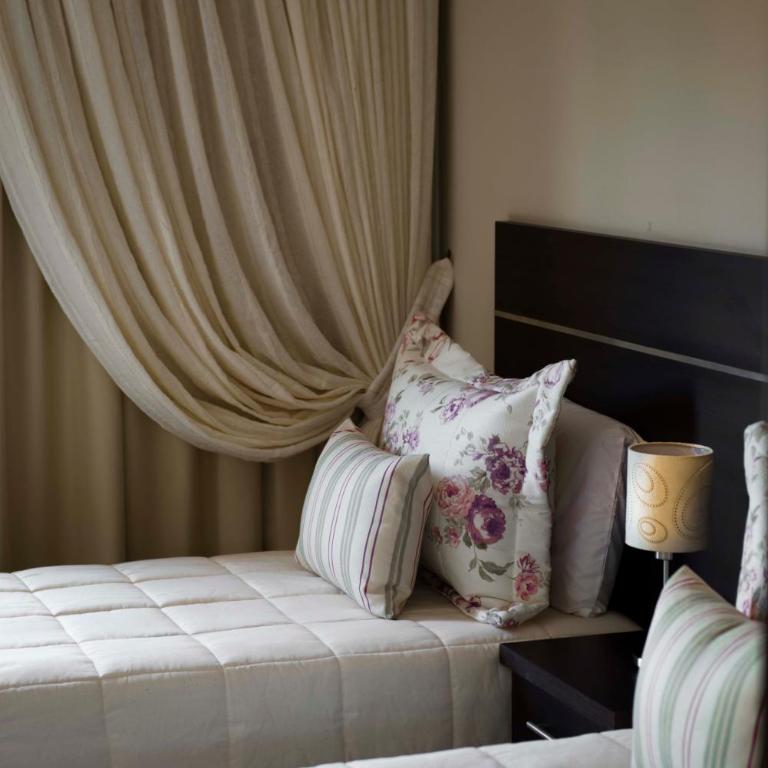 ARAMI HOTEL & LODGE - Double Room - 4