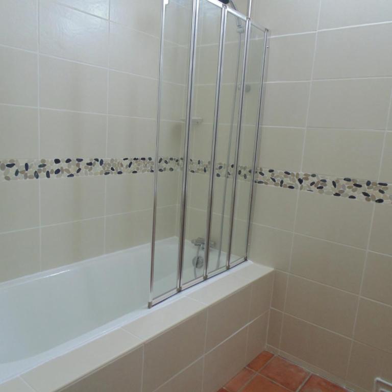 3 bedroom modern apartment in historic building overlooking river herault - Appartement 3 Chambres - 20