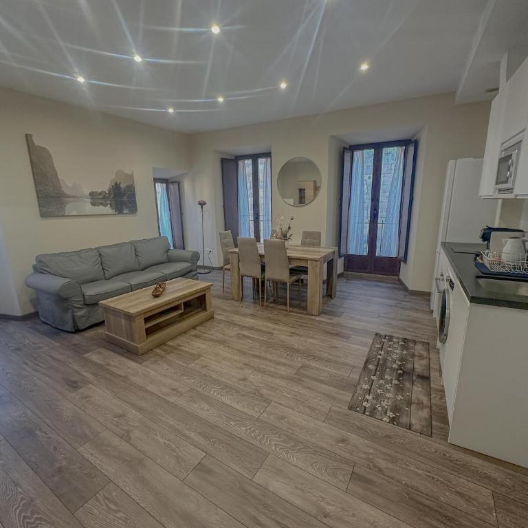 Apartamentos La Camelia - Two-Bedroom Apartment - 11
