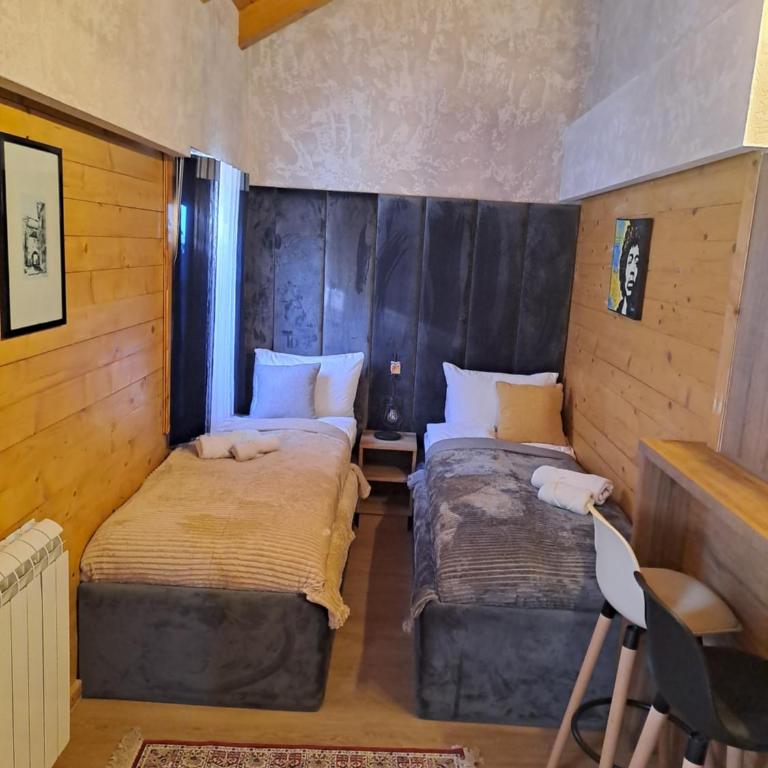 Rooms and apartmants Mirovic - Superior Trokrevetna Soba - 11