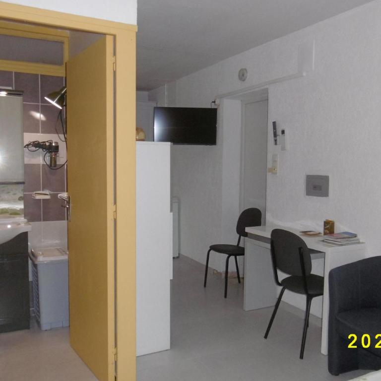 rez de chaussée studio climatisé dans villa - Apartment - Ground Floor - 23
