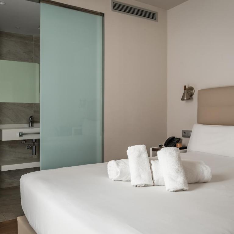 Arya Stadium Hotel - Interior Double Room - 8