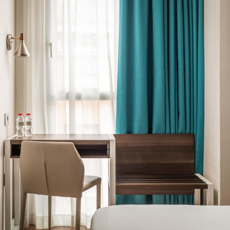 Arya Stadium Hotel - Exterior Double Room - 10
