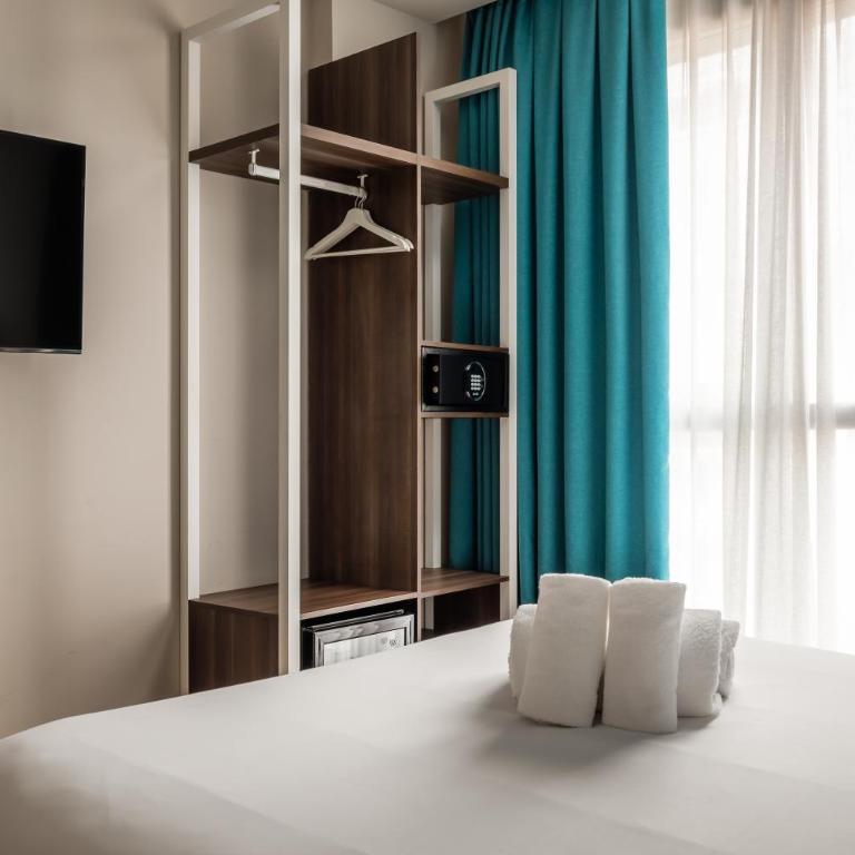 Arya Stadium Hotel - Exterior Double Room - 9
