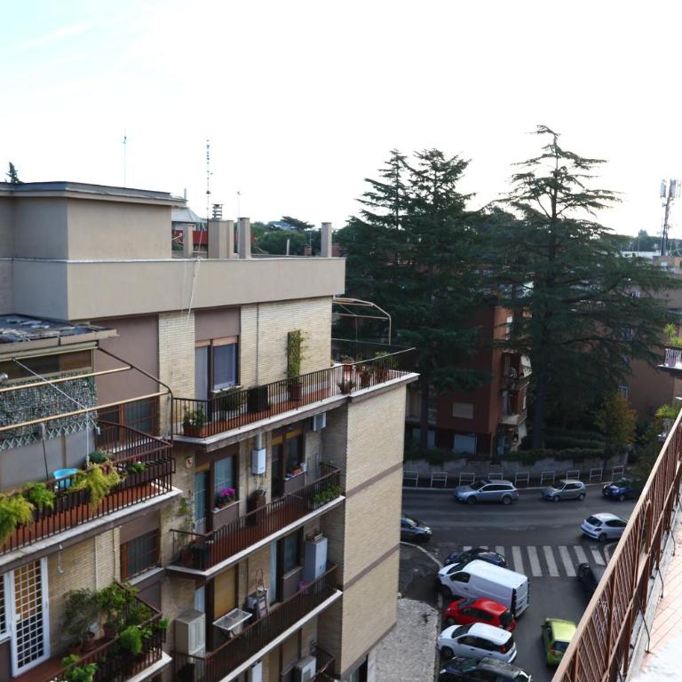 Angela attico a pochi minuti dal Gemelli e Stazione FL3 direzione San Pietro - Roma centro - Appartement avec Terrasse - 41