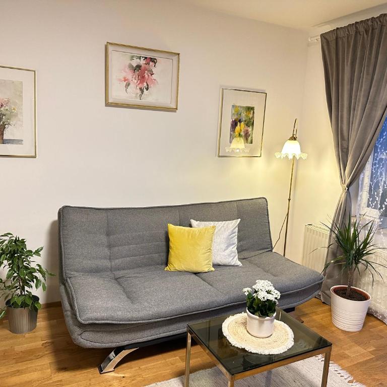 The Peaceful Garden Family Stay with Free Parking - Ferienhaus - 42