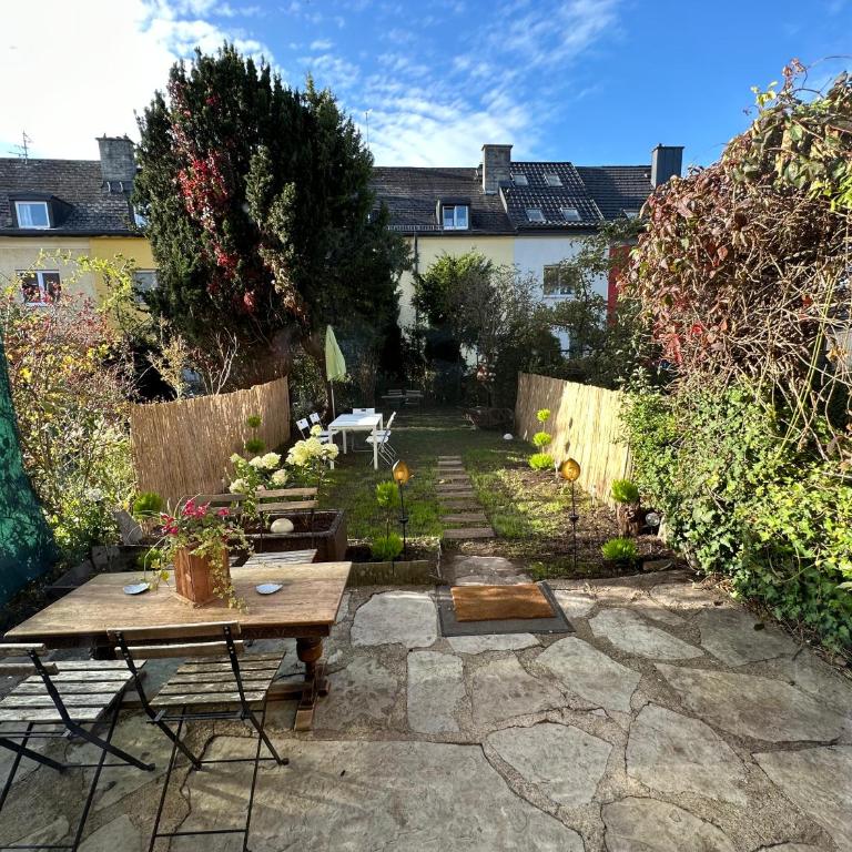 The Peaceful Garden Family Stay with Free Parking - Ferienhaus - 20