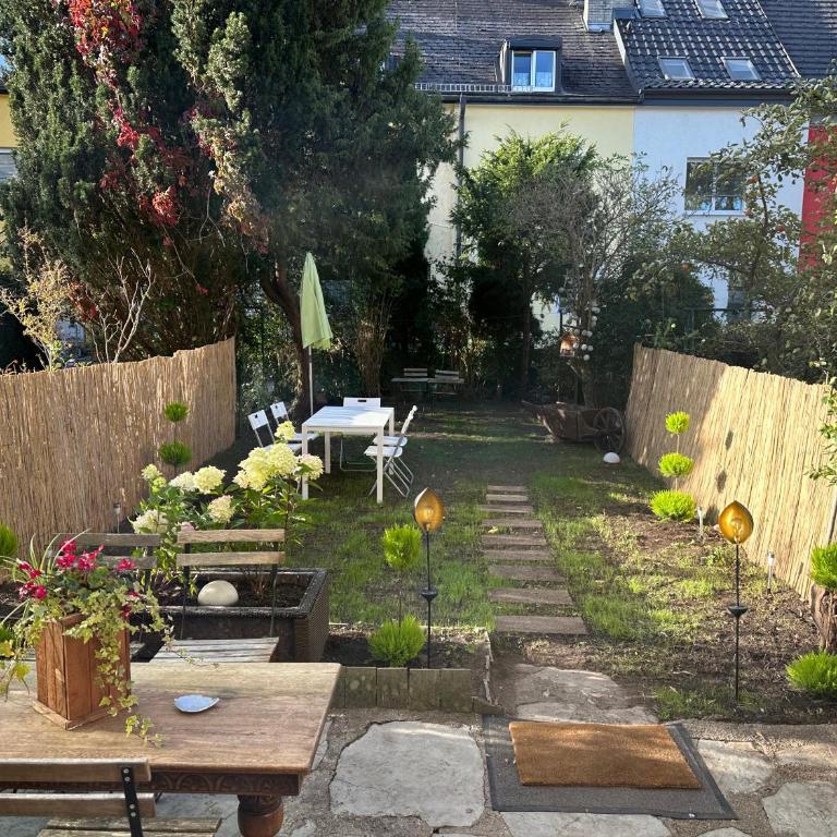 The Peaceful Garden Family Stay with Free Parking - Ferienhaus - 12