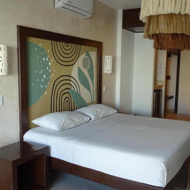 Hotel Kinich - Deluxe King Room with Terrace or Balcony - 1
