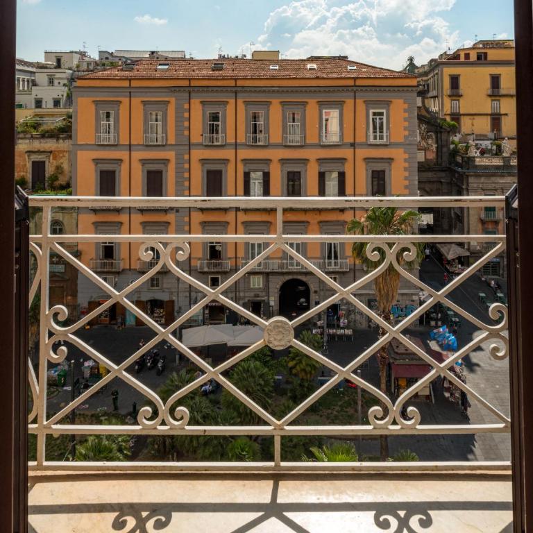 B&B Ruffo di Bagnara Palazzo Monumentale - Camera Matrimoniale Deluxe con Balcone - 11