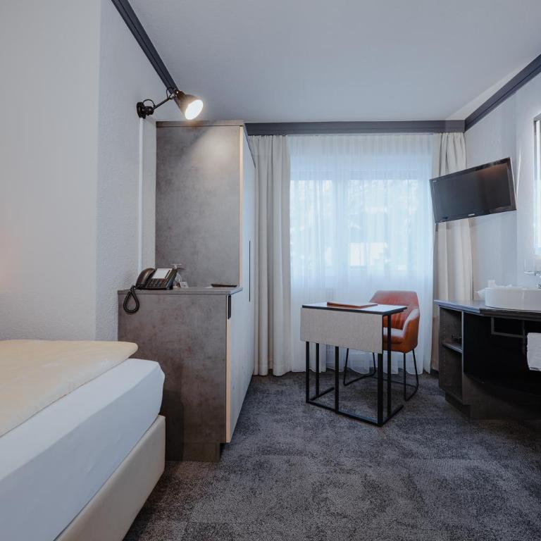 Hotel Central Wolter - Grindelwald - Familienzimmer mit Balkon (3 Personen) - 12