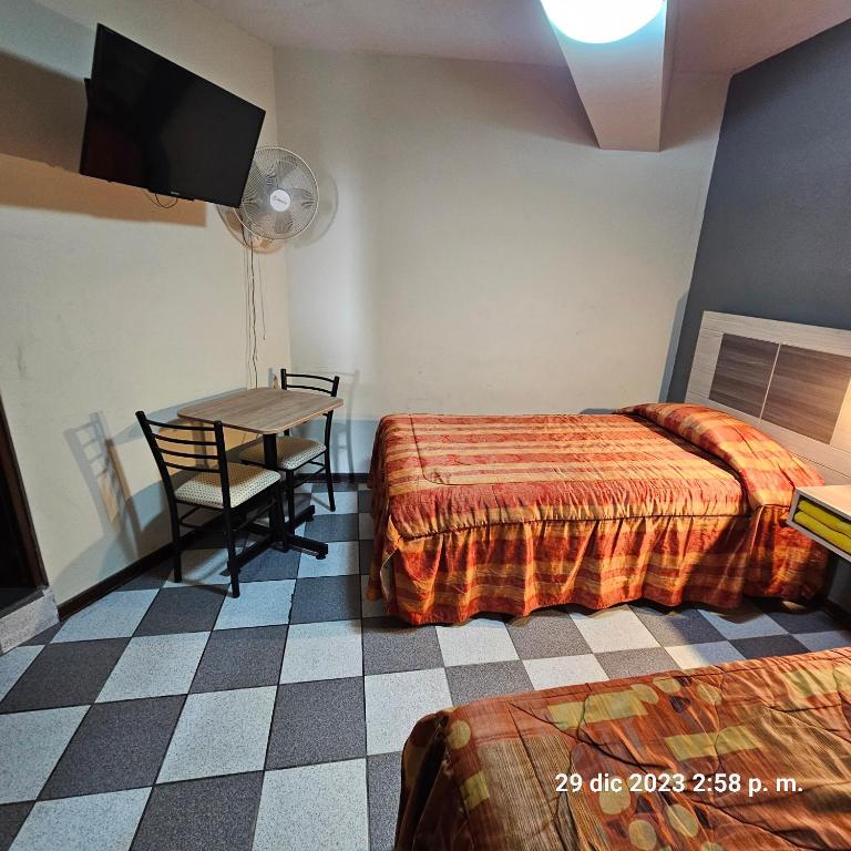 Hostal La Cascada - Twin Room - 6