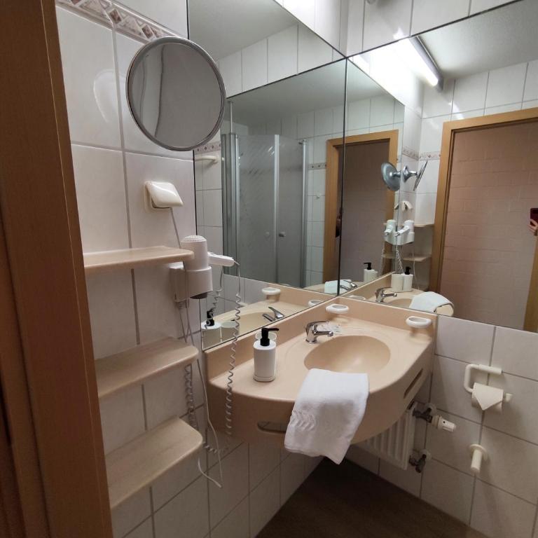 Sauna, Pool und Gartenzugang oder Balkon - Appartement 1 Chambre - 21