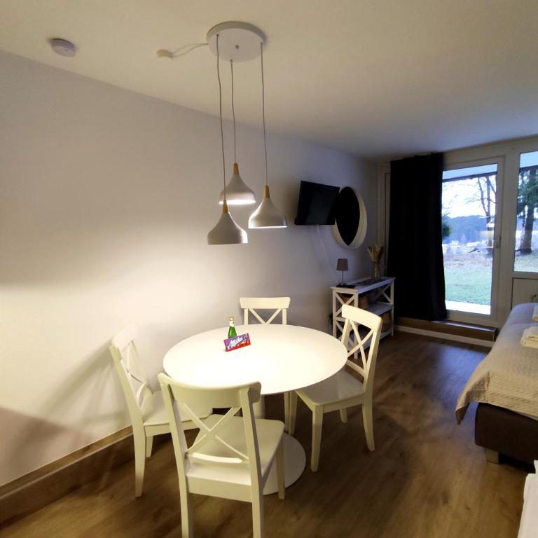 Sauna, Pool und Gartenzugang oder Balkon - Appartement 1 Chambre - 9