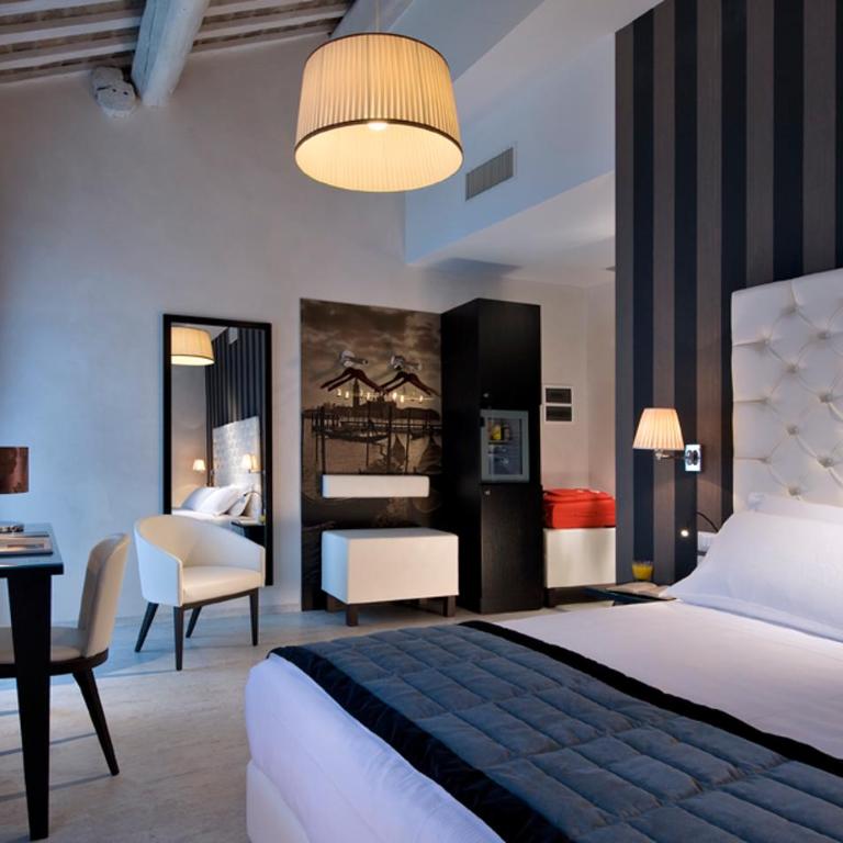 Hotel Nazionale - Camera Matrimoniale/Doppia con Letti Singoli - 11