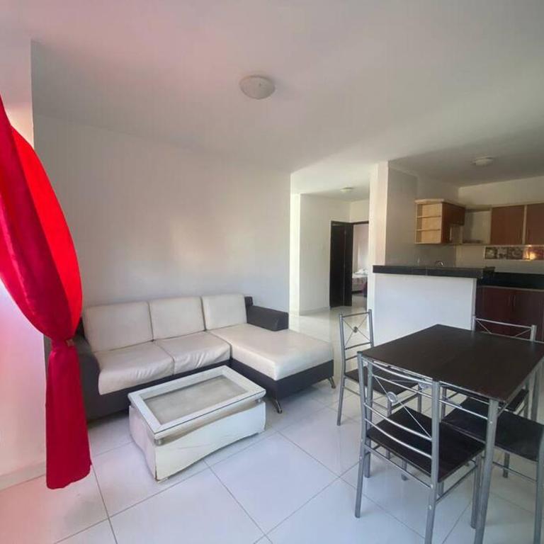 Cómodo apartamento con balcón - Apartamento de 3 dormitorios - 9