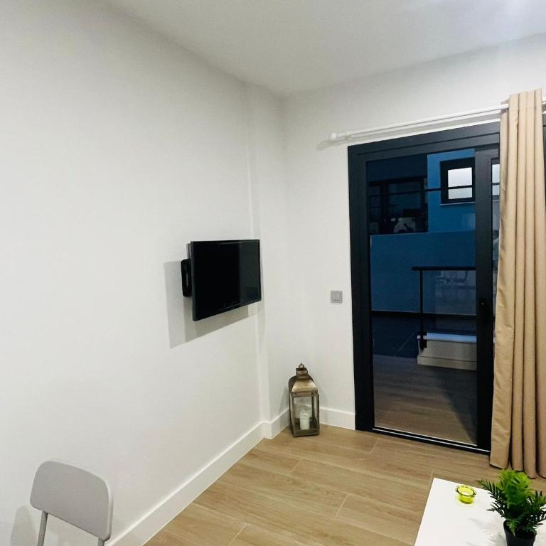 Home La Naval - One-Bedroom Apartment - 10