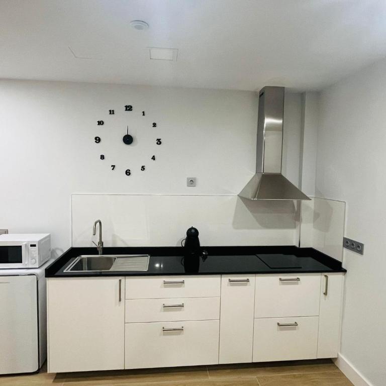 Home La Naval - One-Bedroom Apartment - 11