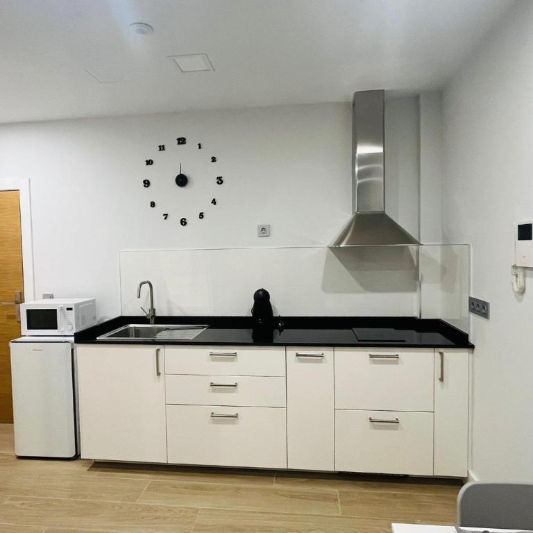 Home La Naval - One-Bedroom Apartment - 15
