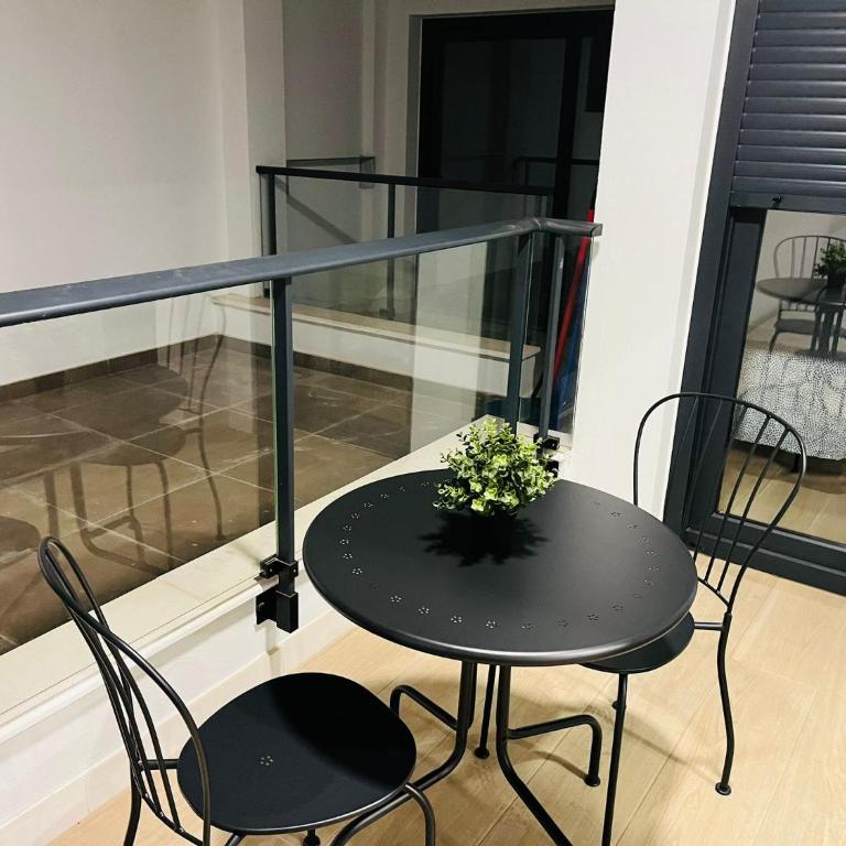 Home La Naval - One-Bedroom Apartment - 4