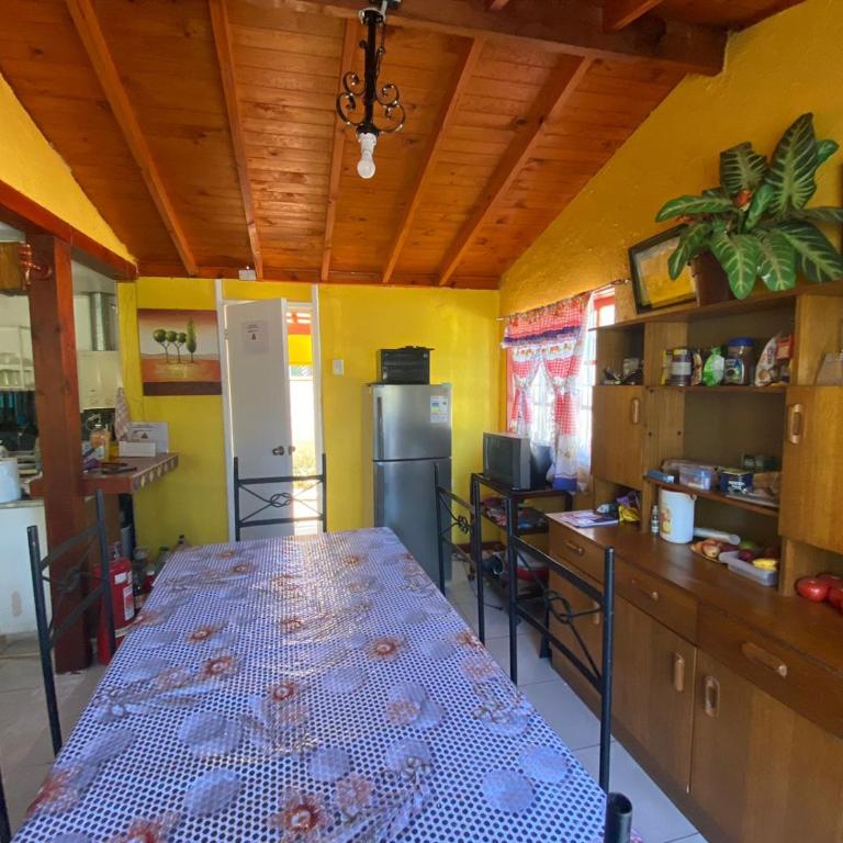 Cabaña Las Cruces, a pasos de la playa - Three-Bedroom House - 2