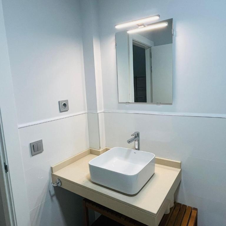 Home La Naval - One-Bedroom Apartment - 34