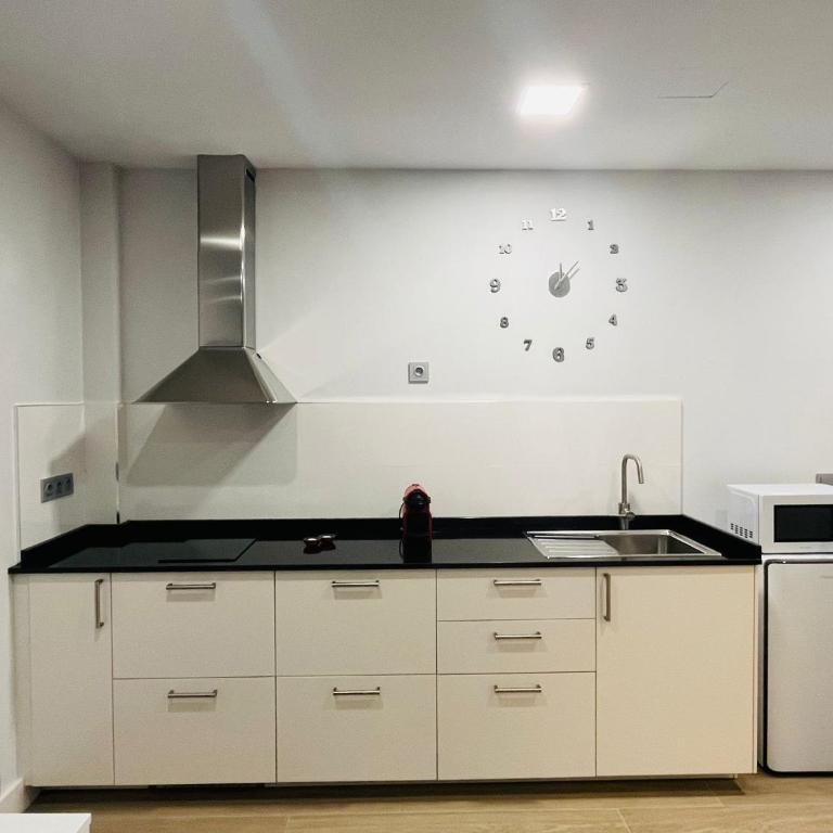 Home La Naval - One-Bedroom Apartment - 41