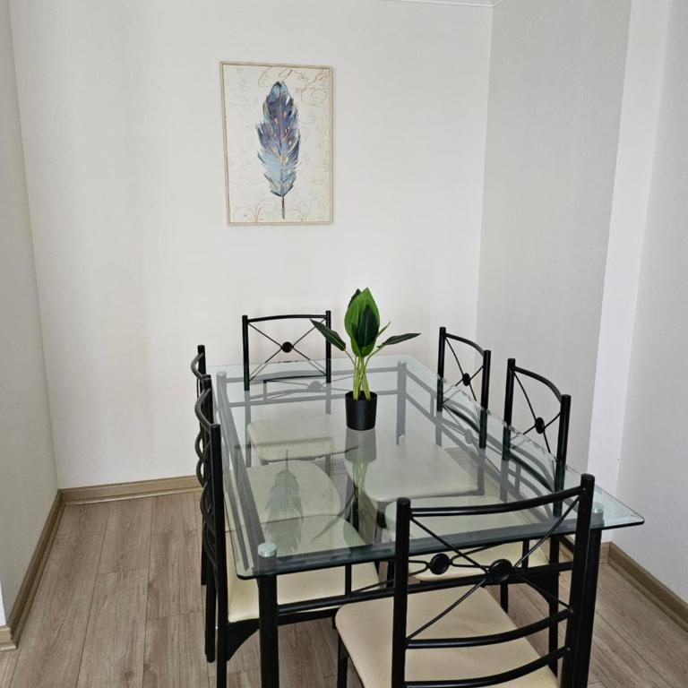 Cómodo apartamento Agua Santa, 3 dormitorios - Three-Bedroom Apartment - 2