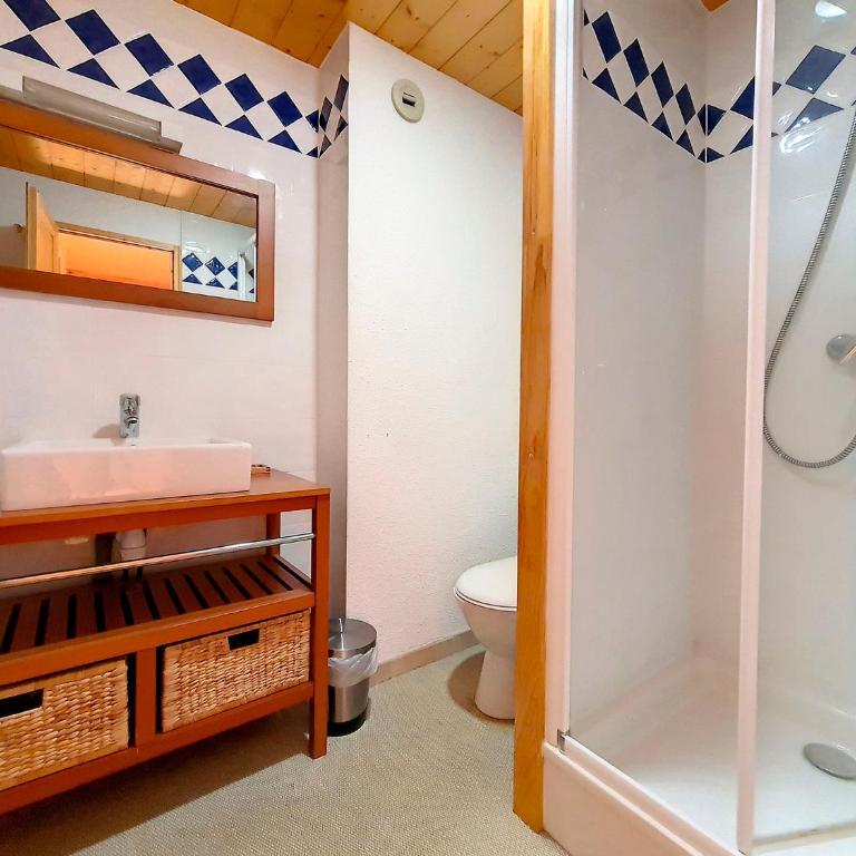 Chalet spacieux avec cheminée et WIFI au Levassay - FR-1-344-1202 - Chalet - 9
