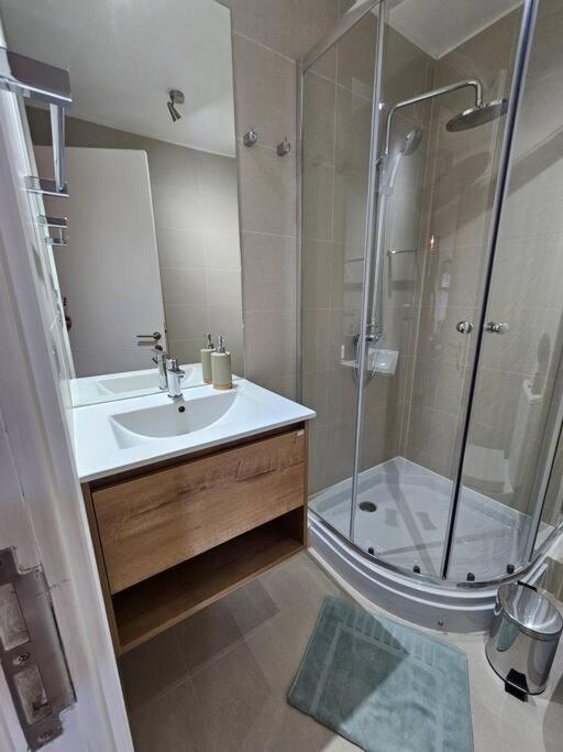 Bello Departamento - Two-Bedroom Apartment - 23