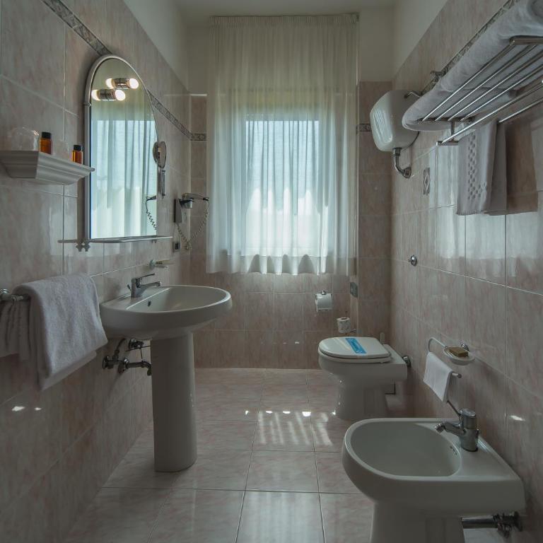 Hotel Columbus sul Lago - Camera Tripla - 5