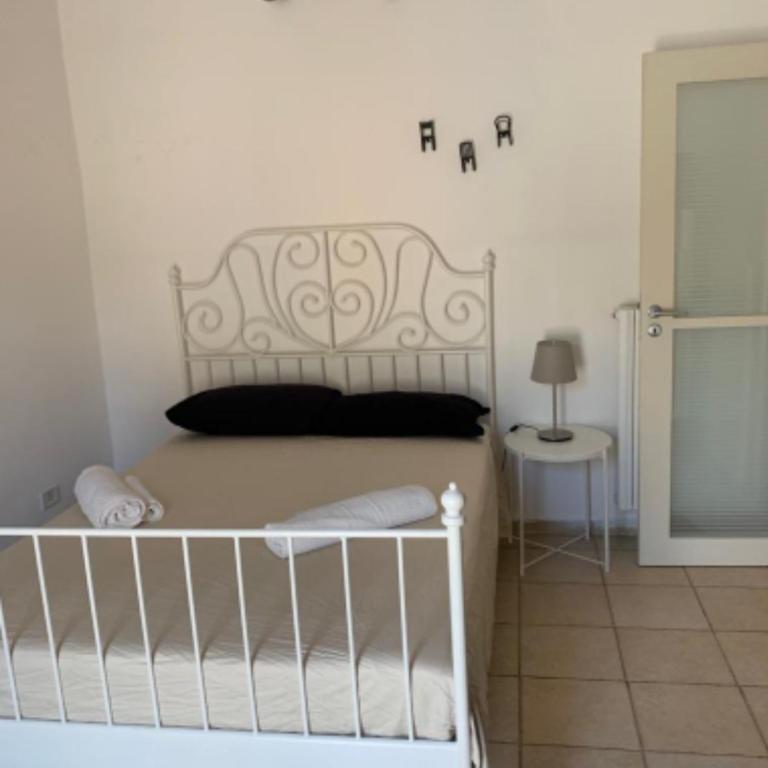 Benedetto Cairoli Guest House - Double Room with Private External Bathroom - 13