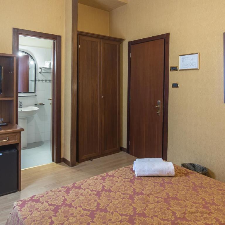 Hotel Columbus sul Lago - Camera Economy Matrimoniale/Doppia con Letti Singoli - 1