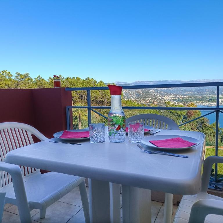 Appartement 3P traversant vue mer et forêt - Les clés de l´Estérel - Appartement 2 Chambres - 2