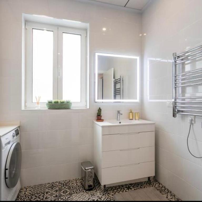 Lovely Barrio Apartment - Two-Bedroom Apartment - 12