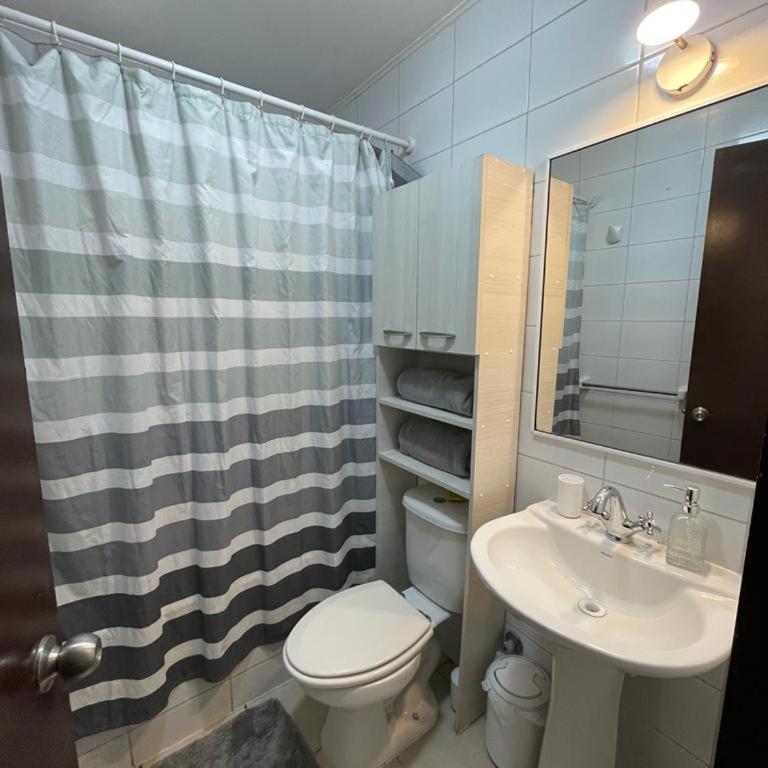 Amplia Casa en Condominio - Four-Bedroom House - 8