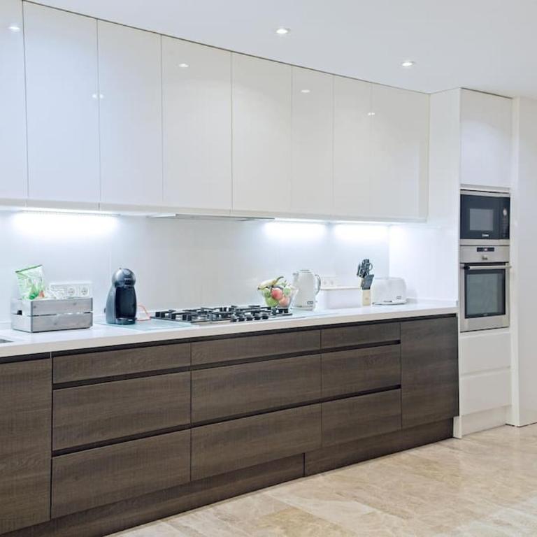 Contemporary, luxury living in the best location - Apartamento de 3 dormitorios - 7