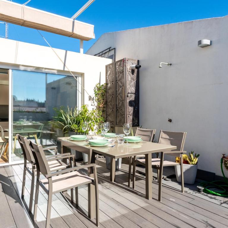 Céntrico y luminoso Ático - Two-Bedroom Apartment - 4
