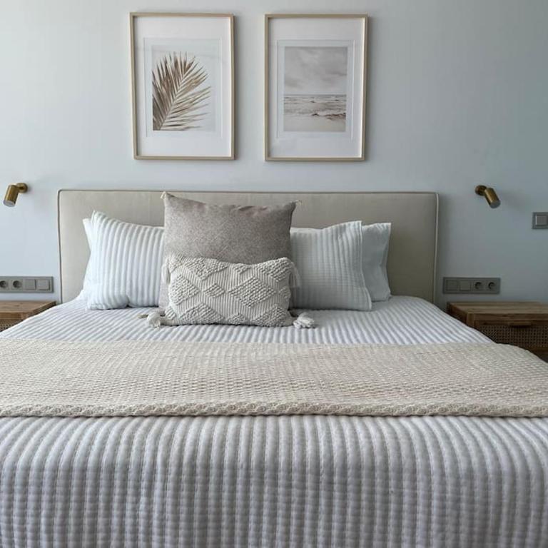Luxe Coast Views-Reserva del-Higuerón-Pool & Sea - Two-Bedroom Apartment - 2