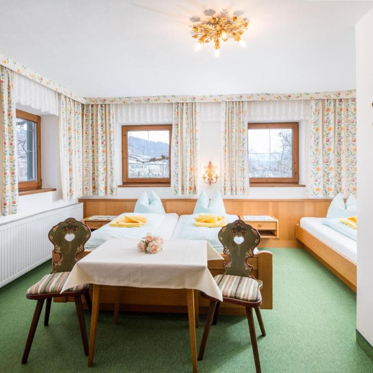 Pension Rainhof - Dreibettzimmer - 1
